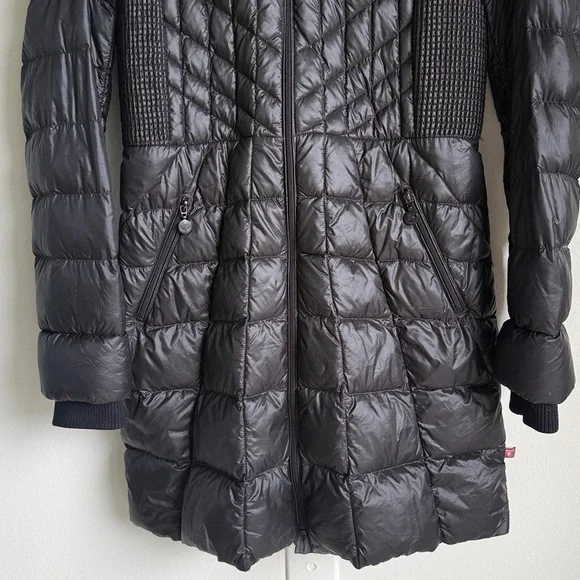 Bernardo Black Quilted Puffer Jacket Thigh Length Cover Butt, Size Medium - Picture 3 of 10